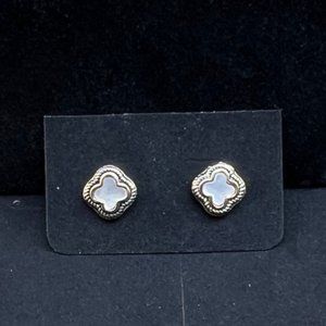 Pearlescent Alhanbra Studs